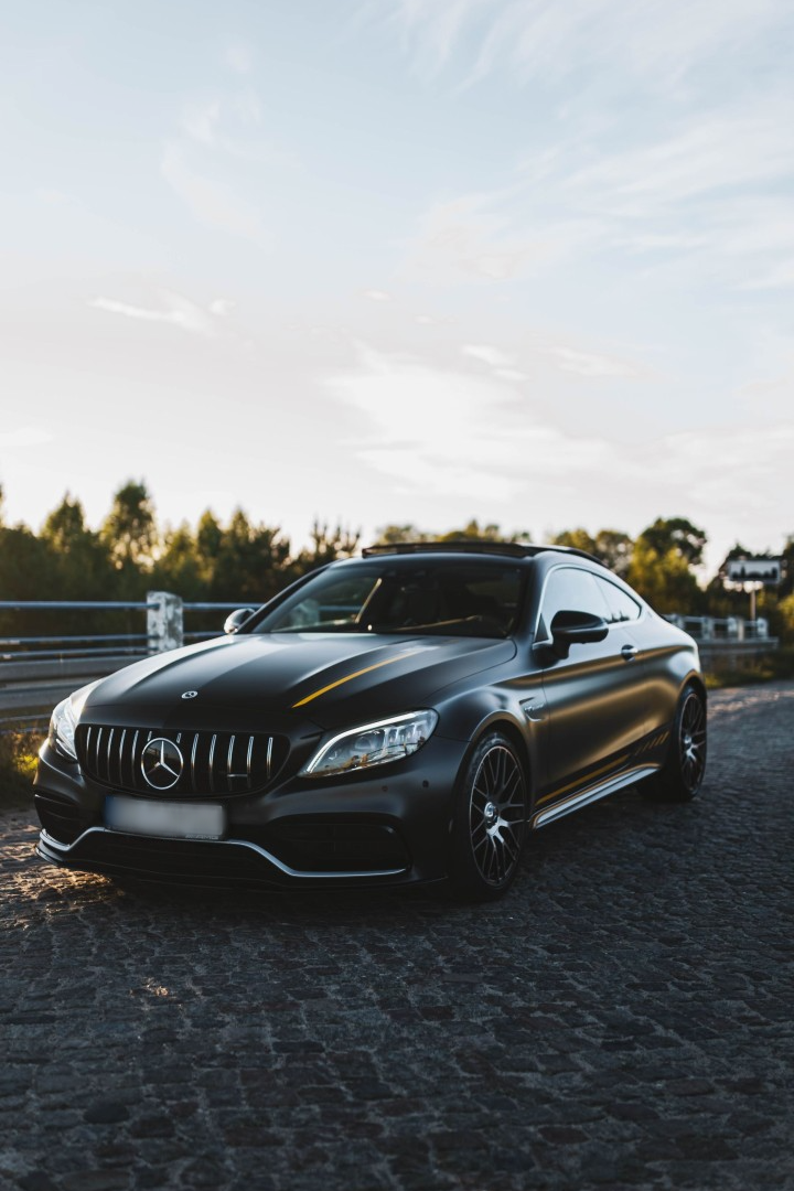 MERCEDES C63s AMG COUPE