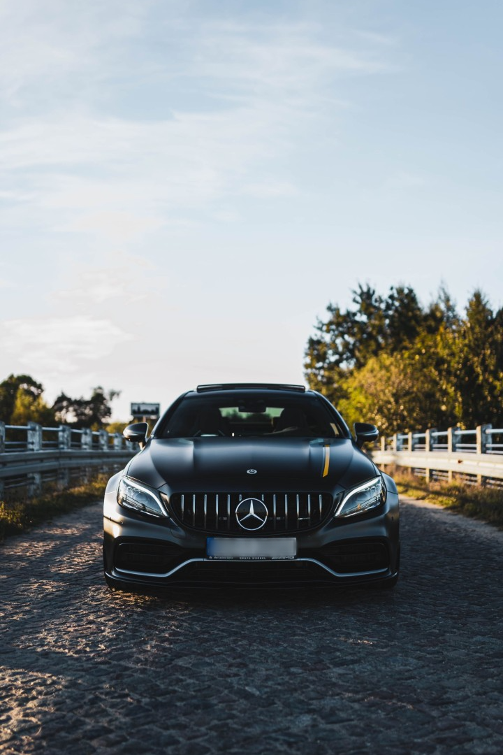 MERCEDES C63s AMG COUPE