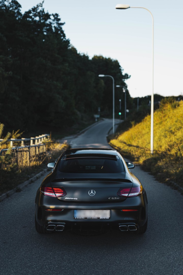 MERCEDES C63s AMG COUPE
