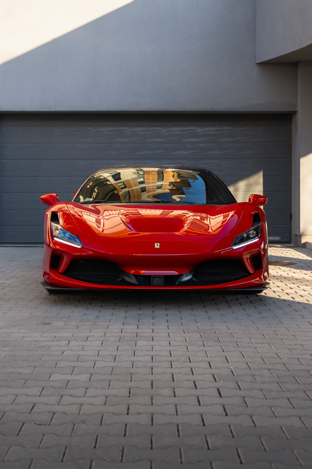 FERRARI F8 TRIBUTO