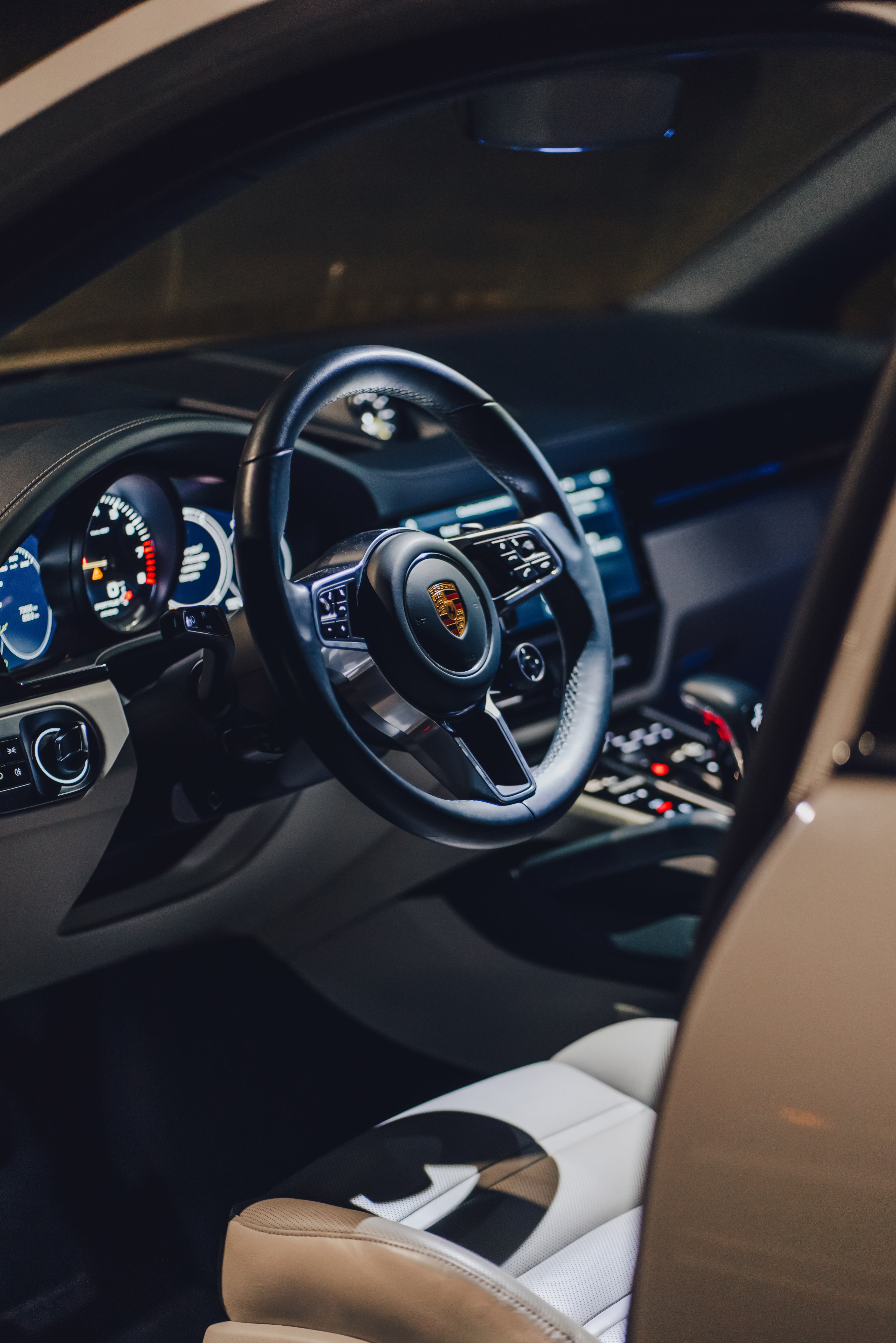 PORSCHE CAYENNE E-HYBRID COUPE